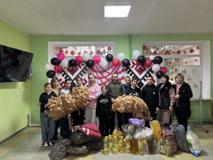 Волонтер с командой