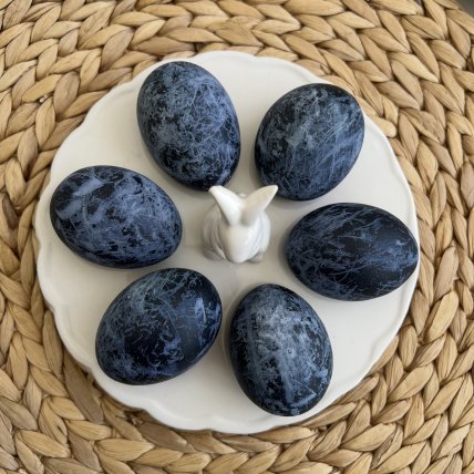 Як пофарбувати яйця чаєм каркаде