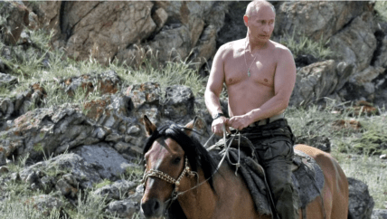 Путин верхом на коне