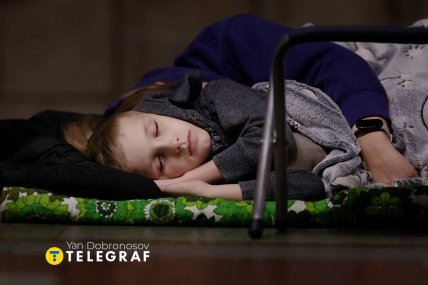 Кияни ночують у метро через російську атаку, 6 червня