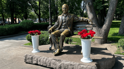 Памятник Олегу Бабаеву