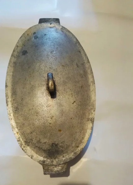 Чавунна гусятниця з СРСР