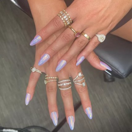 Перламутровий манікюр