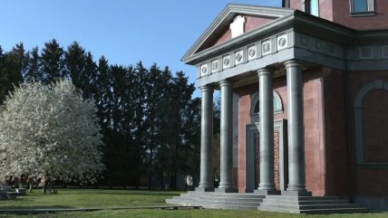 Яковишин_мавзолей