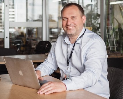 Лев Жиденко в офісі