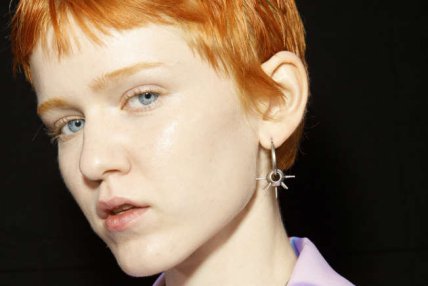 Стрижка под мальчика рыжая