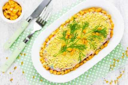 Слоеные салаты: 5 лучших рецептов по версии SMAK.UA