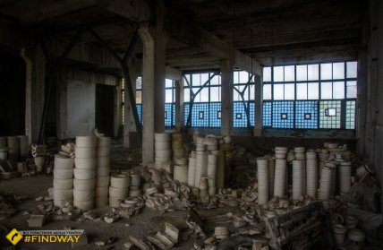 Тарілки на заводі