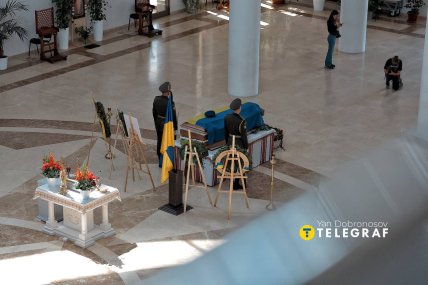 Останки Евгения Коновальца доставили в собор УГКЦ в Киеве. Фото: Ян Доброносов "Телеграф"