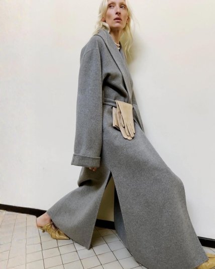 неожиданный образ с серым пальто