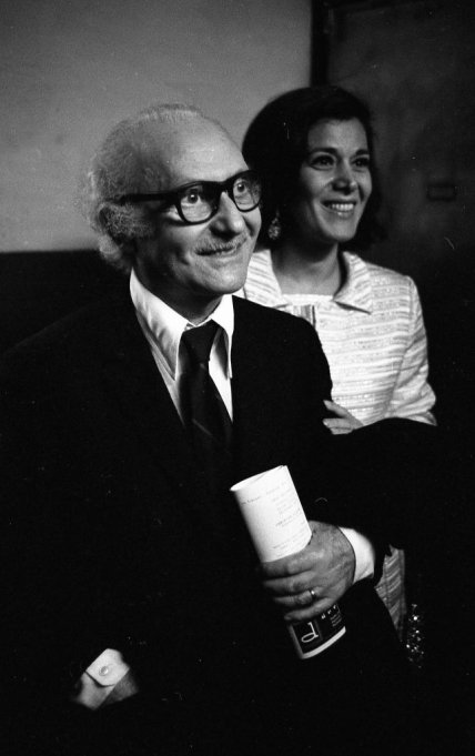 Ли Страсберг жена