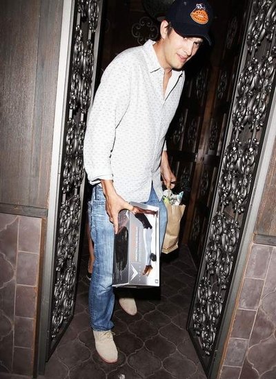 Мила Кунис получила на день рождения неожиданый подарок