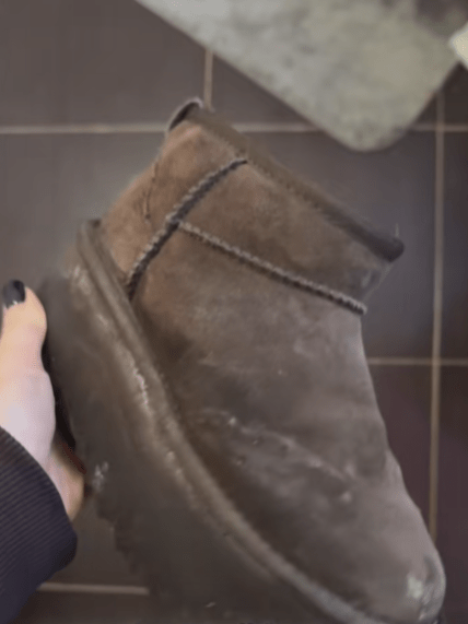 Белые разводы на уггах