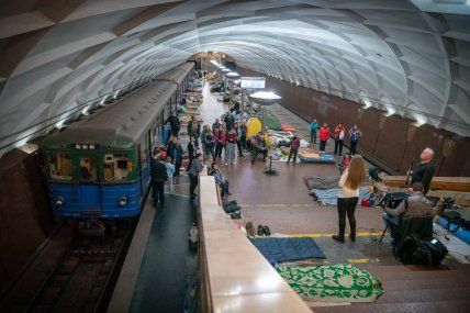 Станция метро в Харькове в режиме укрытия.