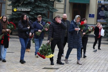 Прощание с Аленой Грамовой и Евгением Кармазиным