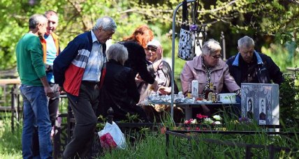 Пасха на кладбище