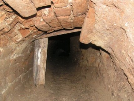 Катакомбы под улицей Рымарской