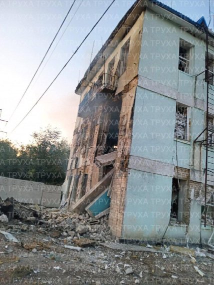 Разрушения на вокзале в Синельниково после атаки БПЛА 10 августа 2025