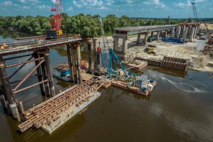 Восстановление Черниговского моста. Фото — facebook.com/shkil.maksim