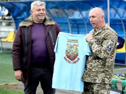 Григорий Козловский получает подарки от ВСУ