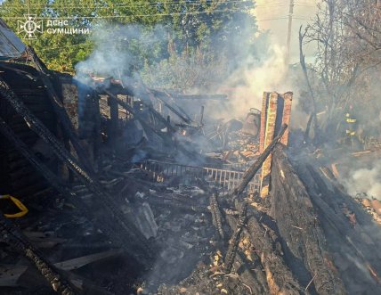 Дім, зруйнований російським ударом