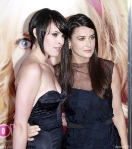 Дочь Брюса Уиллиса делала операции, чтобы не быть похожей на отца