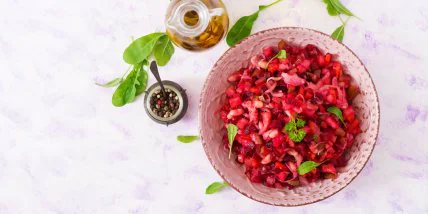 Простий салат з родзинкою