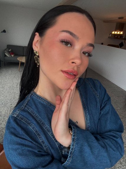 "Міс Гренландія 2025" Віккі Ребелла Ріїс зараз, фото