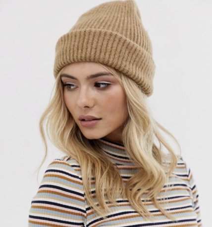 бежевая шапка на зиму