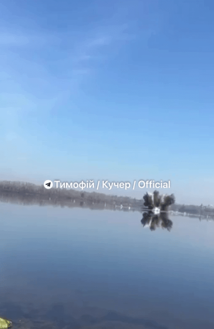 Ворожий "шахед" впав у воду у Дніпрі