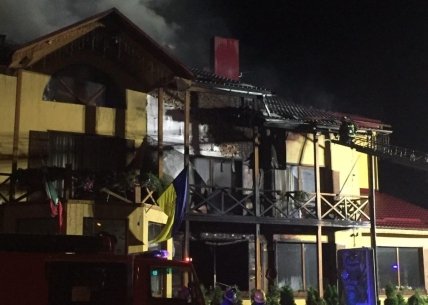 В Луцке вспыхнул масштабный пожар в гостинице