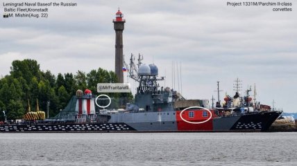 Росія маскує кораблі під будинки