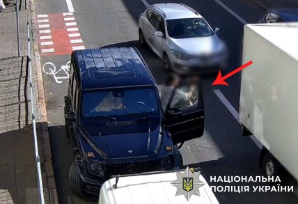 Водитель Гелика избил велосипедиста