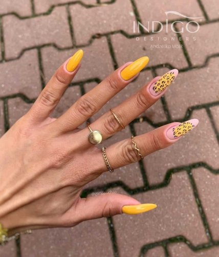 Маникюр с анималистическим принтом