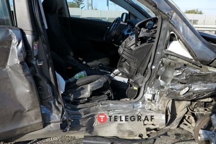 Пострадавшую женщину забрали врачи