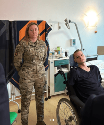 Елена Толкачева с раненым