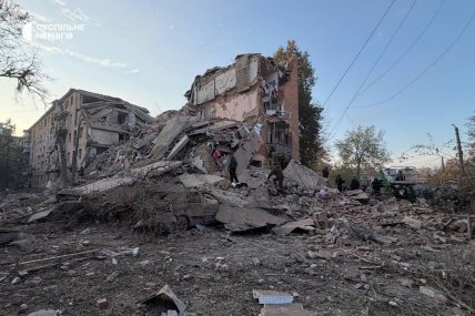 Росія вдарила ракетою по будинку у Прилуках 7.10.2026