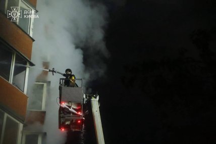 Пожар в Киеве из-за российских обстрелов