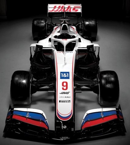 Команда Формулы-1 Хаас показала свои новые цвета