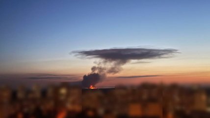 Дым после взрыва в районе Житомирской трассы под Киевом. Фото: ТСН