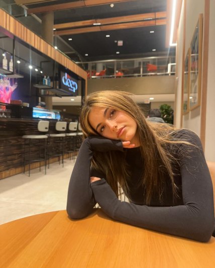 Фото: instagram.com/anjaambrosiom