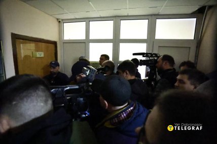 Журналисты, прибывшие на заседание суда по делу Коломойского