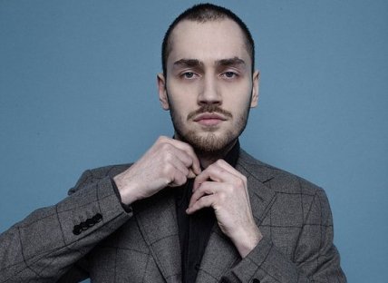 Рожден Анусі в молодості