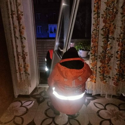 Працівники ЖКС ліквідовують наслідки атаки РФ по Одесі