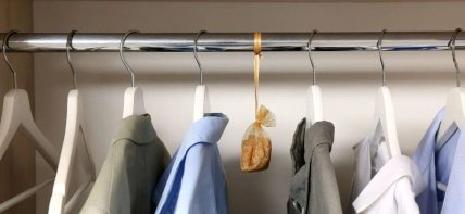 Мешочек с рисом в шкафу