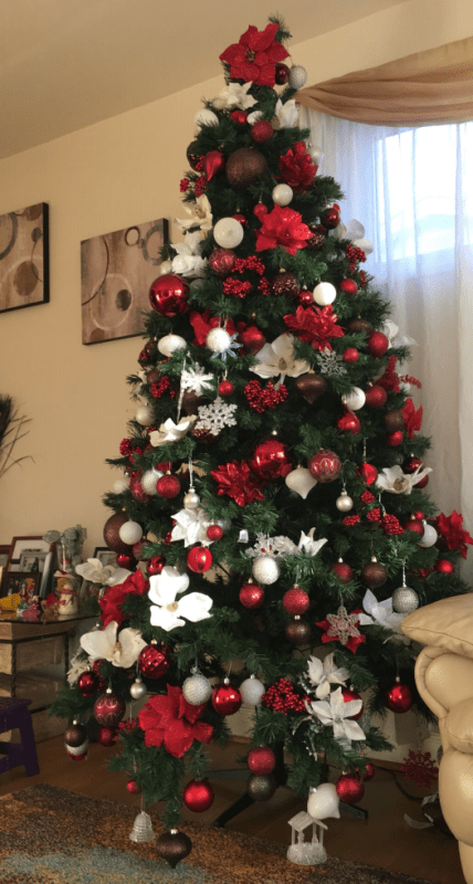 елка красная