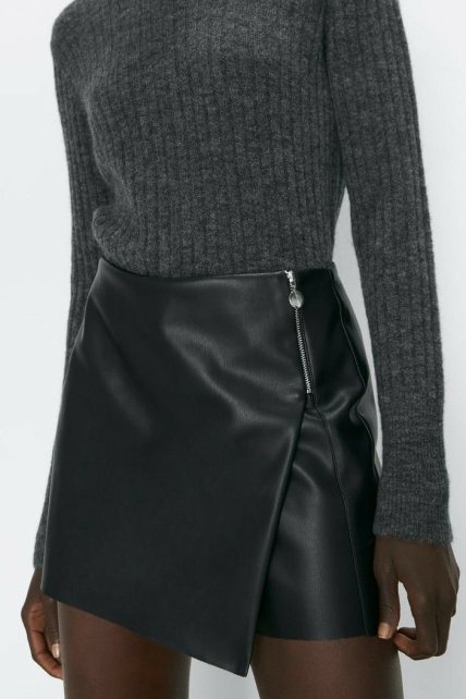 Асиметрична мініспідниця