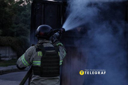 Ліквідація пожежі на ринку Почайна в Києві