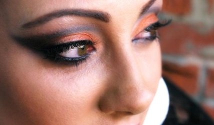 Вы используете темные матовые тени