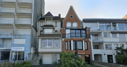 Нова вілла Макронів